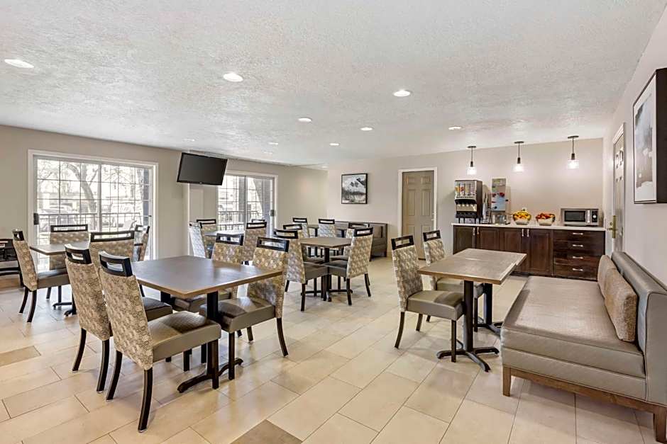 Best Western Plus Grand Manor Inn