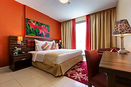 Deluxe One Bedroom Apartment with Balcony