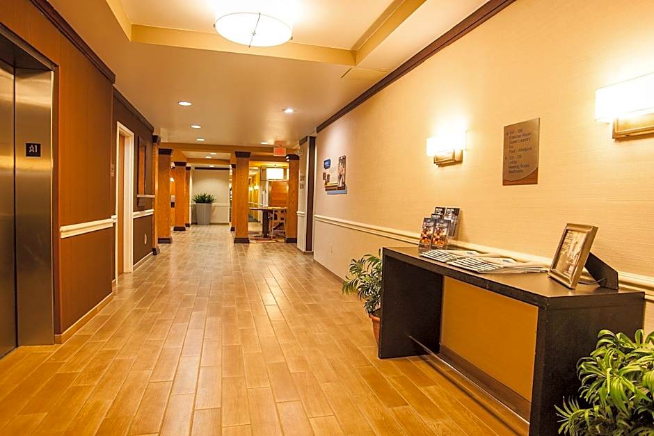 Comfort Inn & Suites Akron South