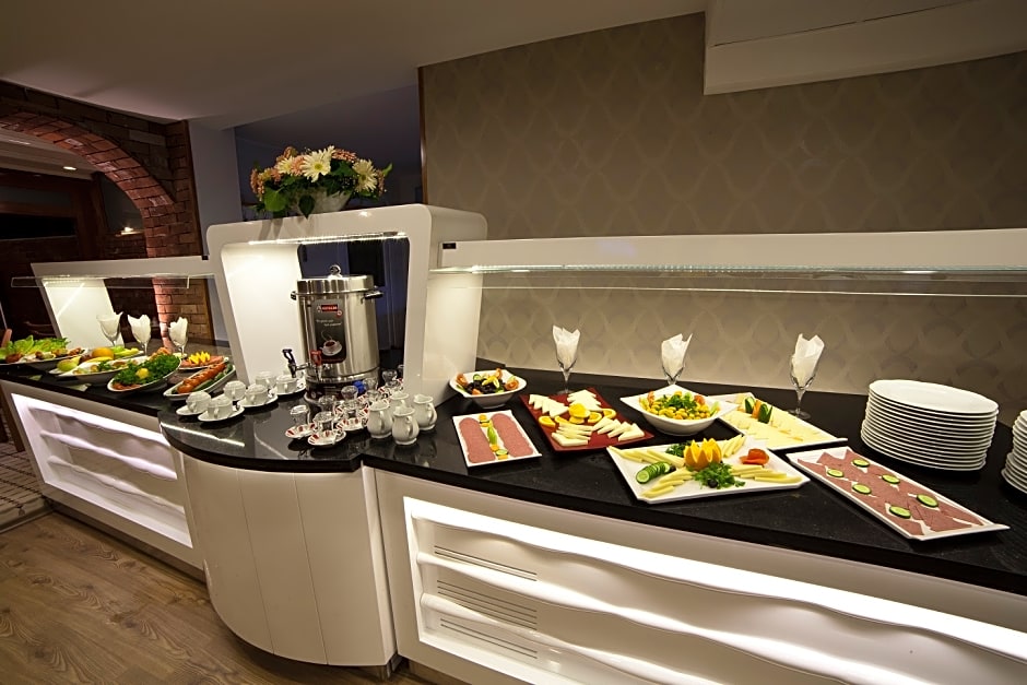 Walk In Hotel&Residence