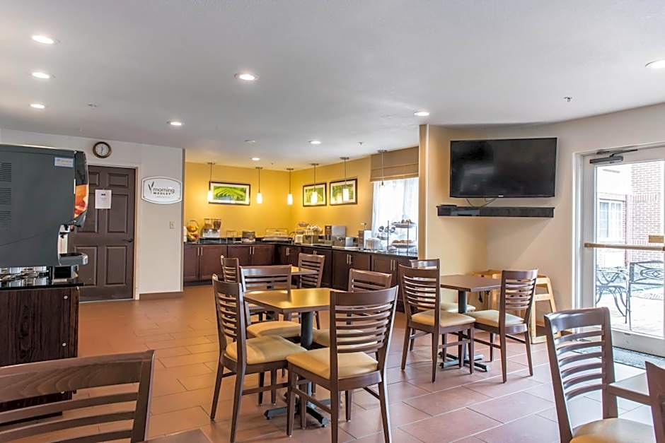 Mainstay Suites Pittsburgh Airport