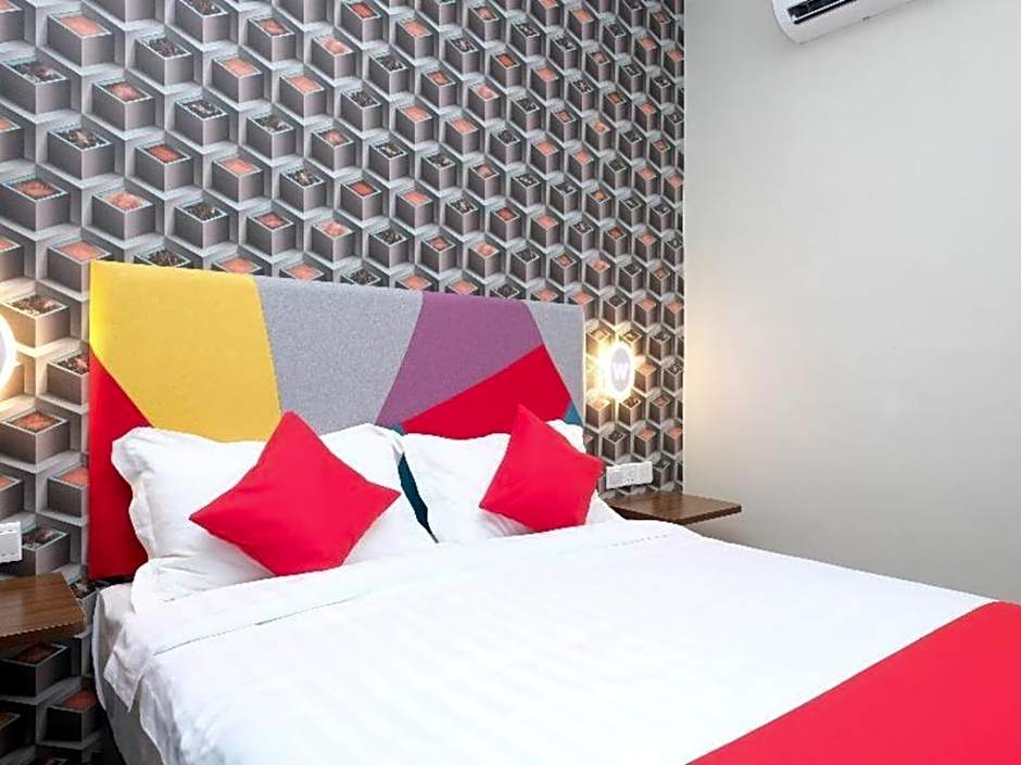 W Hotel Cemerlang