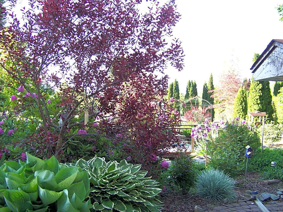 Bavarian Orchard Motel