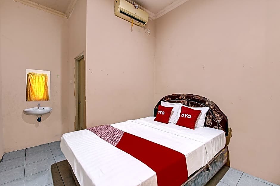OYO 92459 Cahyo Kost 2