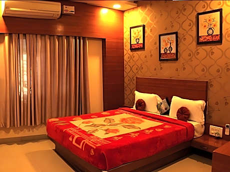 Hotel Shri Khedapati International