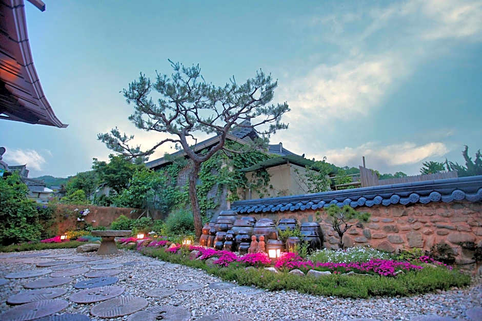 Samlockhon Hanok Guesthouse