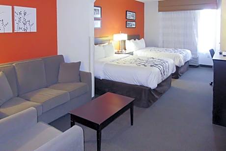 2 Queen Beds, Suite, Nonsmoking