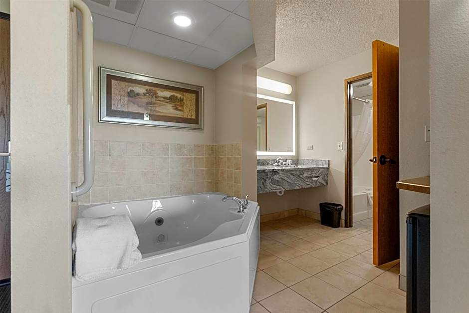 AmericInn by Wyndham Green Bay East