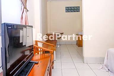 Hotel Sebelas @ Jalan Palasari Mitra RedDoorz