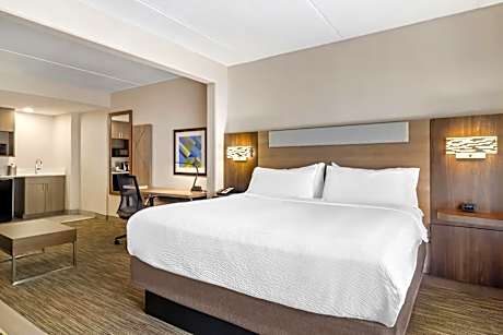 King Suite with Golf Course View