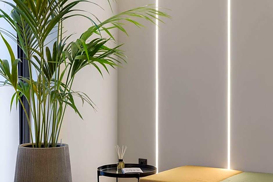 Acropolis Magenta Luxury Suites