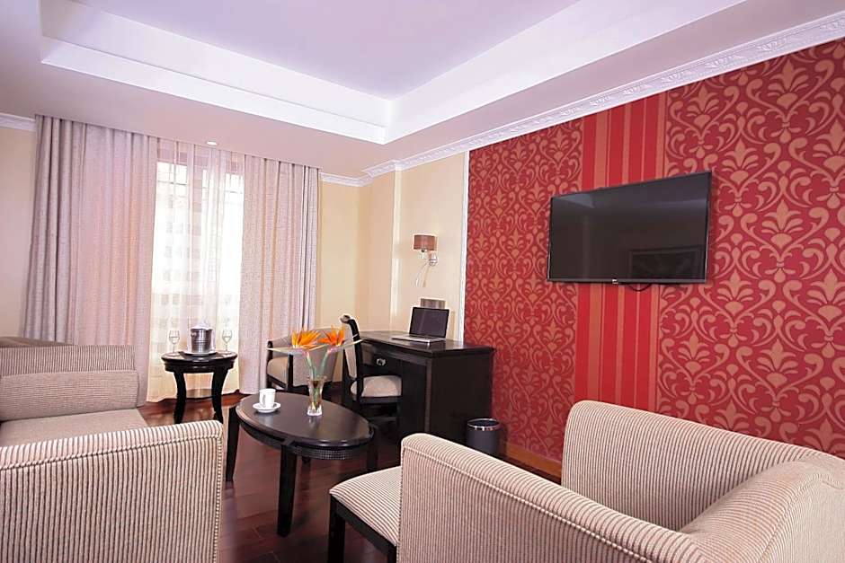 The White Rhino Hotel
