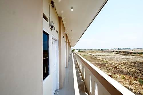 SPOT ON 2027 Putri Guest House Syariah