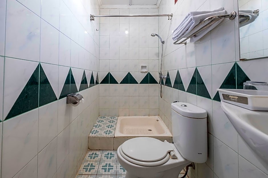 OYO 1090 Hotel Anging Mammiri Makassar