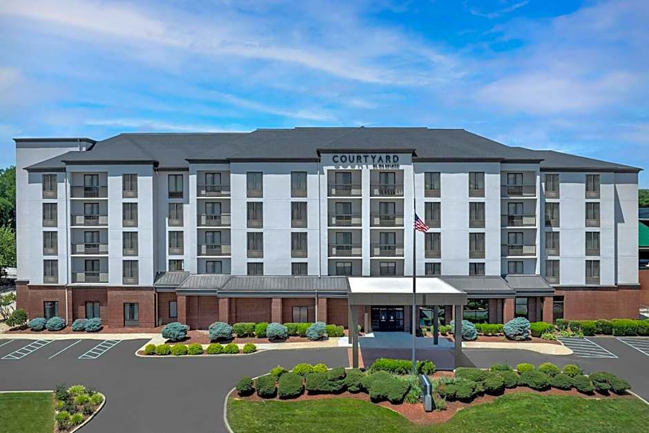 Courtyard by Marriott Bloomington