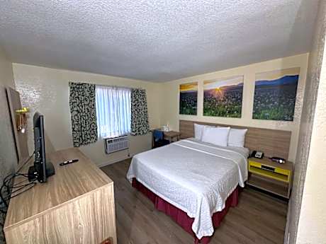 1 Double Bed, Mobility/Hearing Impaired Accessible Room, Non-Smoking