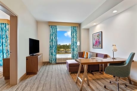 1 King Bed Corner Suite