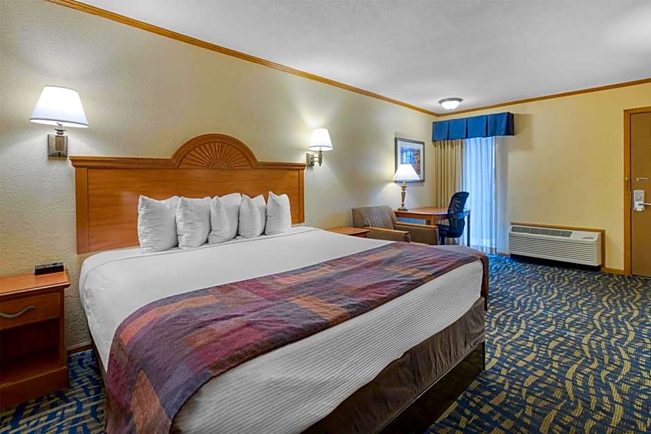 SureStay by Best Western Kansas City Country Inn North