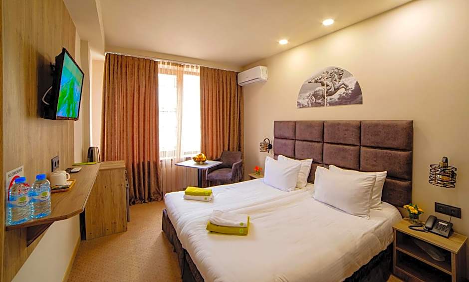 Elysium Gallery Hotel