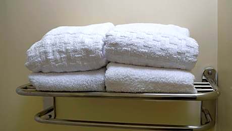 Accessible - 2 Double  Mobility Accessible Bathtub Non-Smoking Full Breakfast