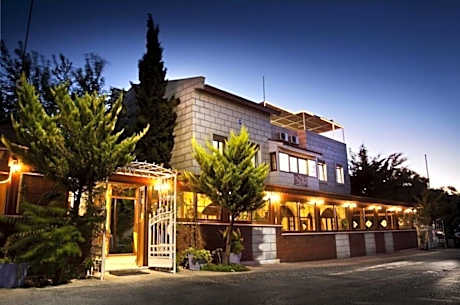Antik Motel