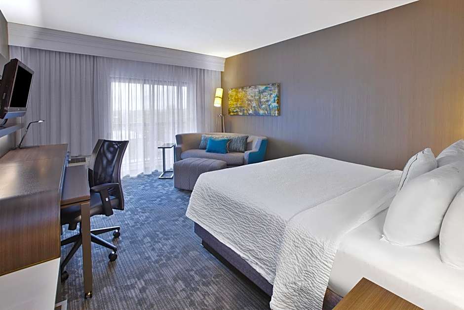 Courtyard by Marriott Somerset