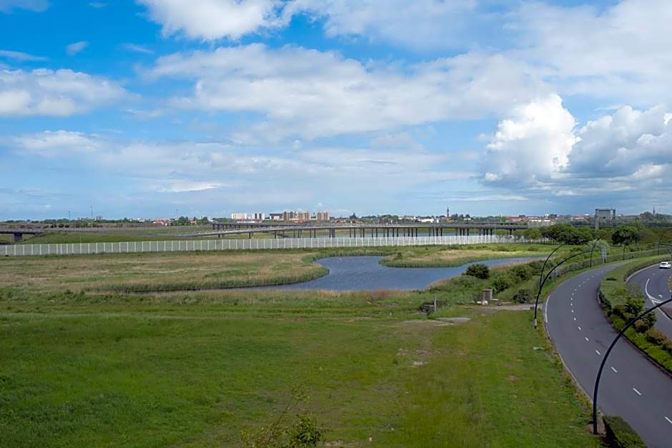 B&B HOTEL Calais Terminal Cite Europe 4 etoiles