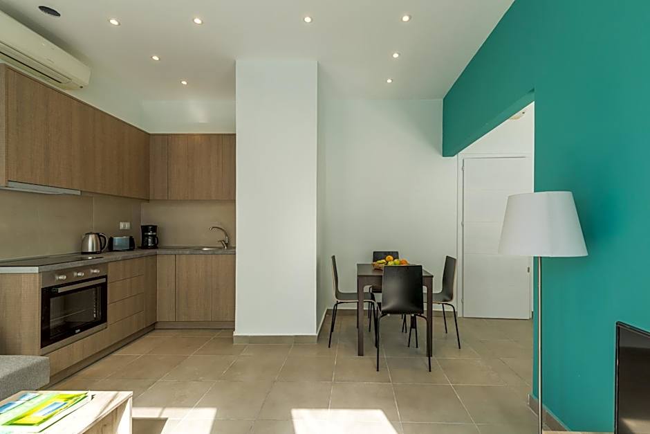 Local Hostel & Suites