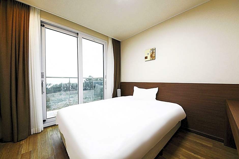 Jungmun Oceanblue Hotel
