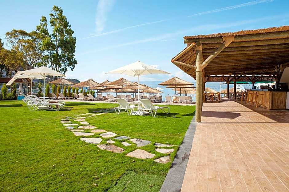 Bellazure Hotel
