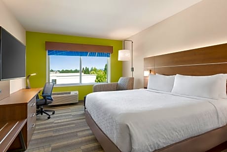 Standard King Room with Mobility Accessible Tub