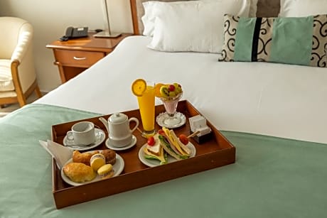 Executive Suite with Hydro