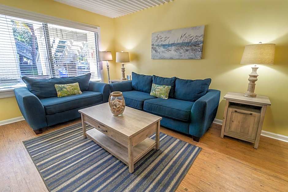 Oceanfront Litchfield Inn