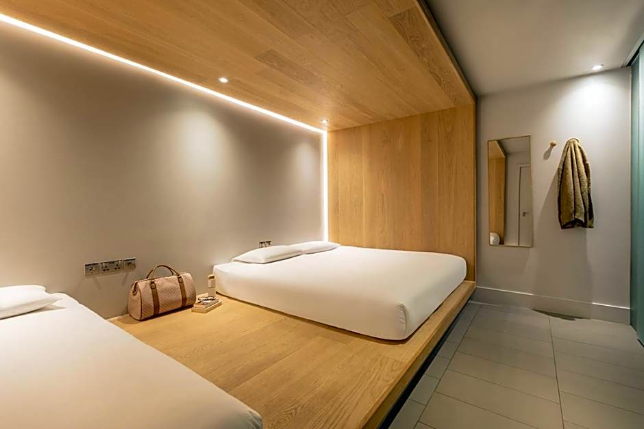 Photo 1 of 6 of Cocoon 3