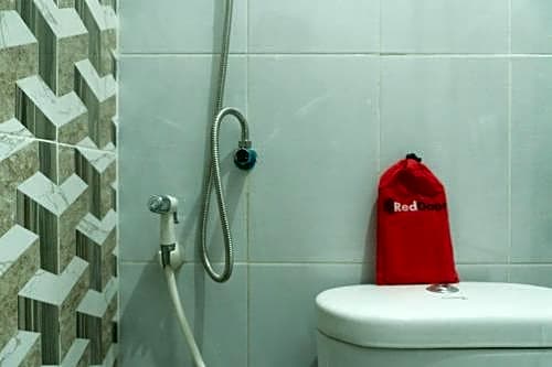 RedDoorz Syariah near Alun Alun Blitar