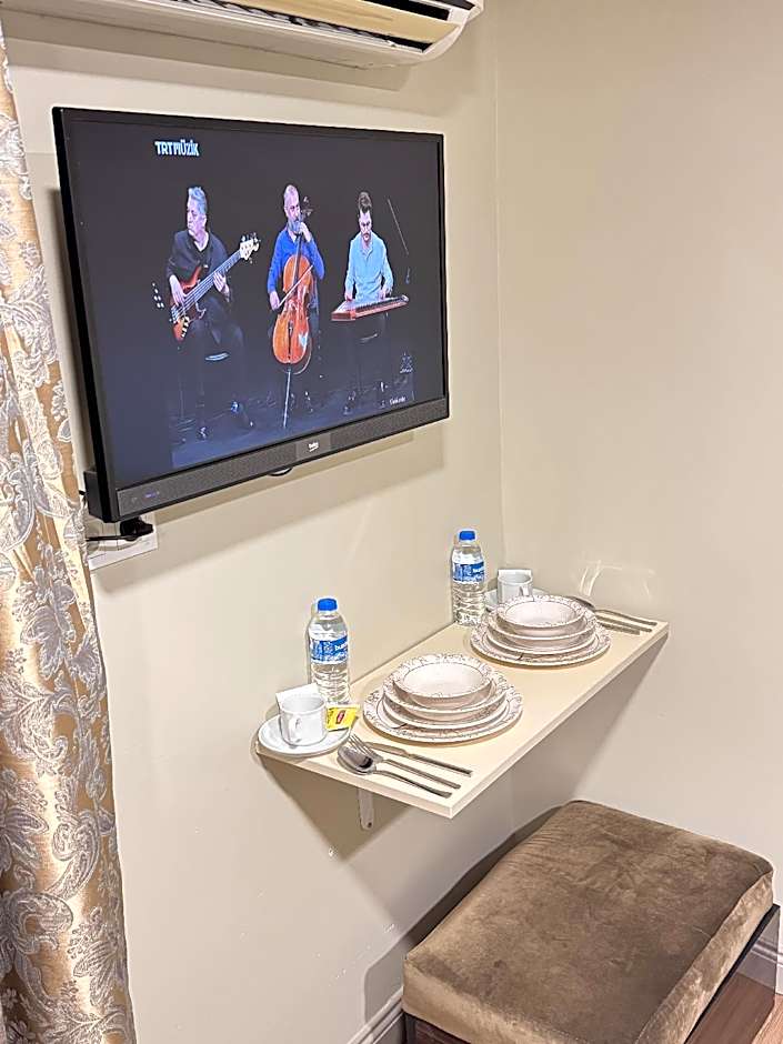 RENOVA OLD CiTY HOTEL