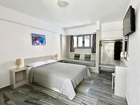 Standard Triple Room with Street View