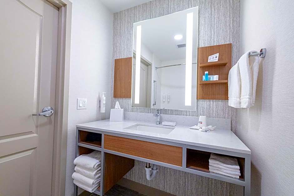 Hilton Garden Inn Lakewood