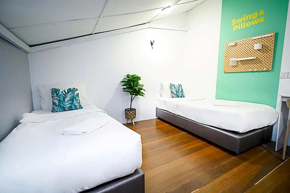 Swing & Pillows @ Beach Street