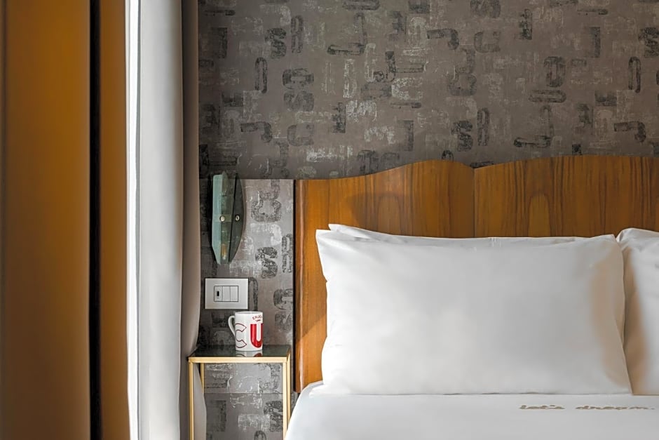 Up Hotel