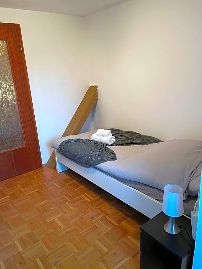 B-S Apartments L