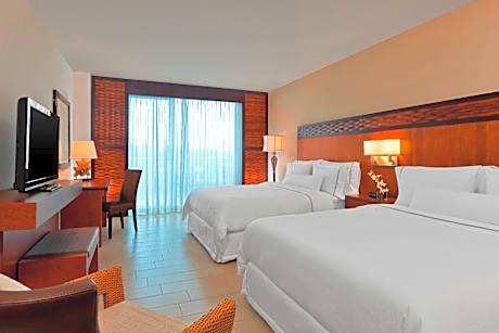 Deluxe, Guest room, 2 Queen, Garden view