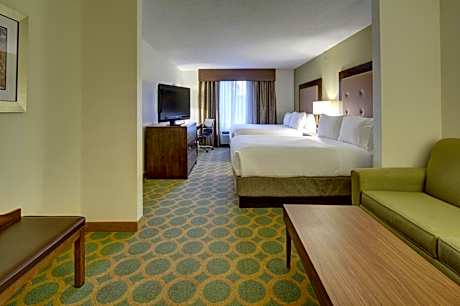 2 Queen Beds Suite