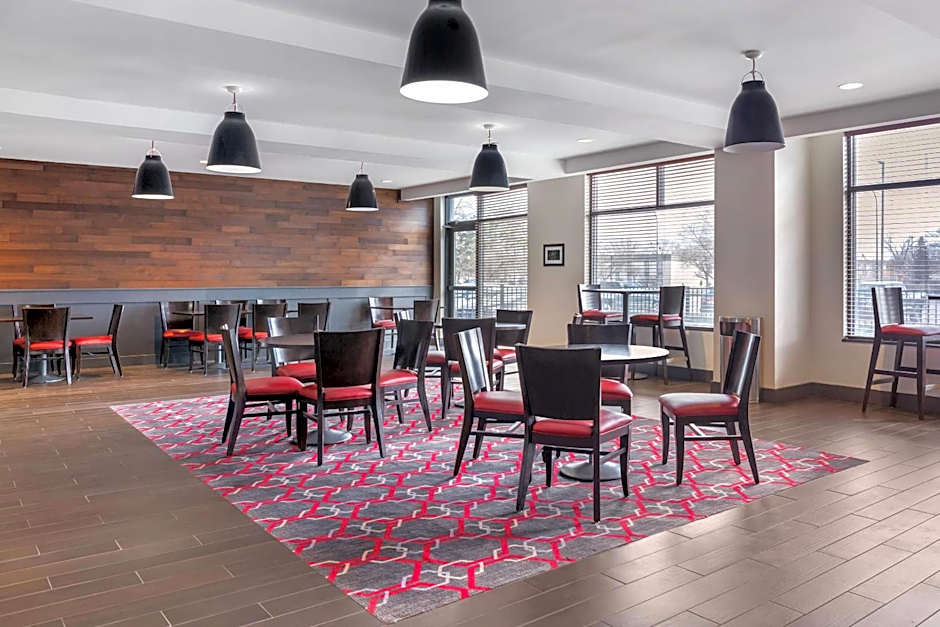 Radisson Hotel Detroit Metro Airport
