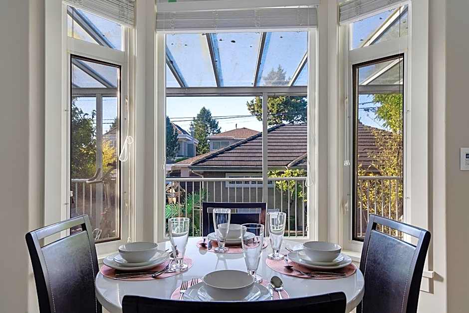 Luxurious Multi-Family Home in Vancouver West, 10 Mins Downtown