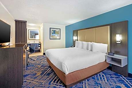 King Room with Shower Only - Non-Smoking