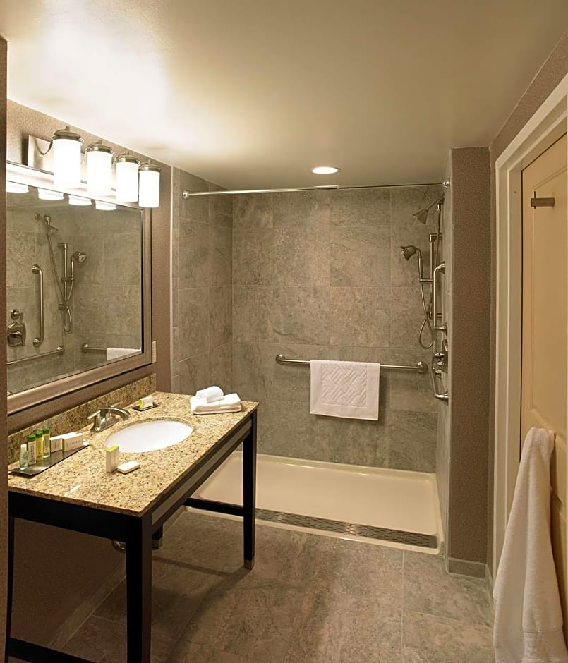 The Strathallan - A DoubleTree By Hilton
