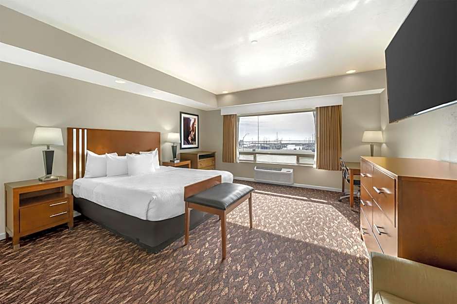 Best Western Plus Northwoods Inn