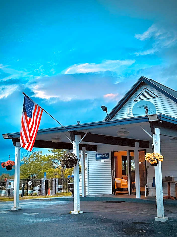 Travelodge by Wyndham Lake George NY