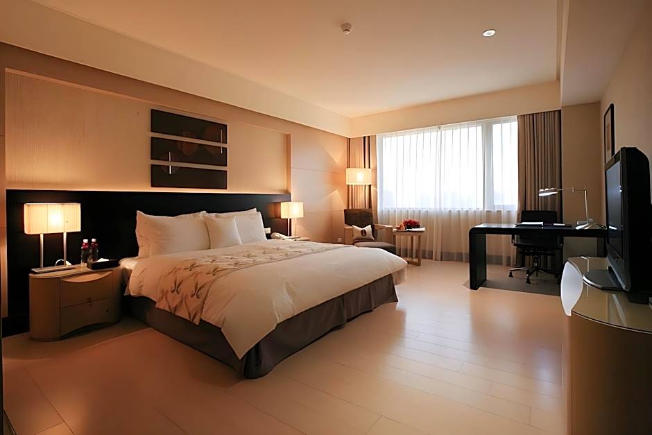 Monarch Skyline International Hotel